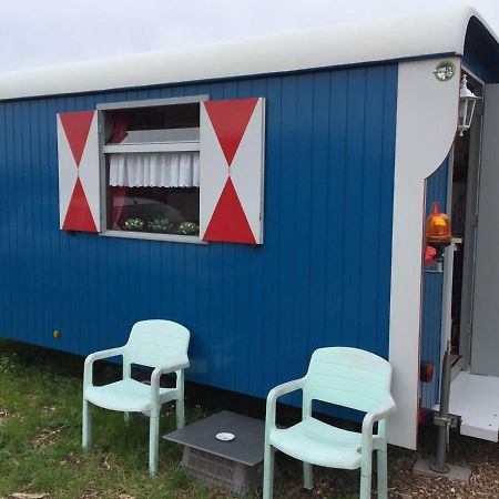B&B Boerderij Rust, In Pipowagens! Den Helder Luaran gambar