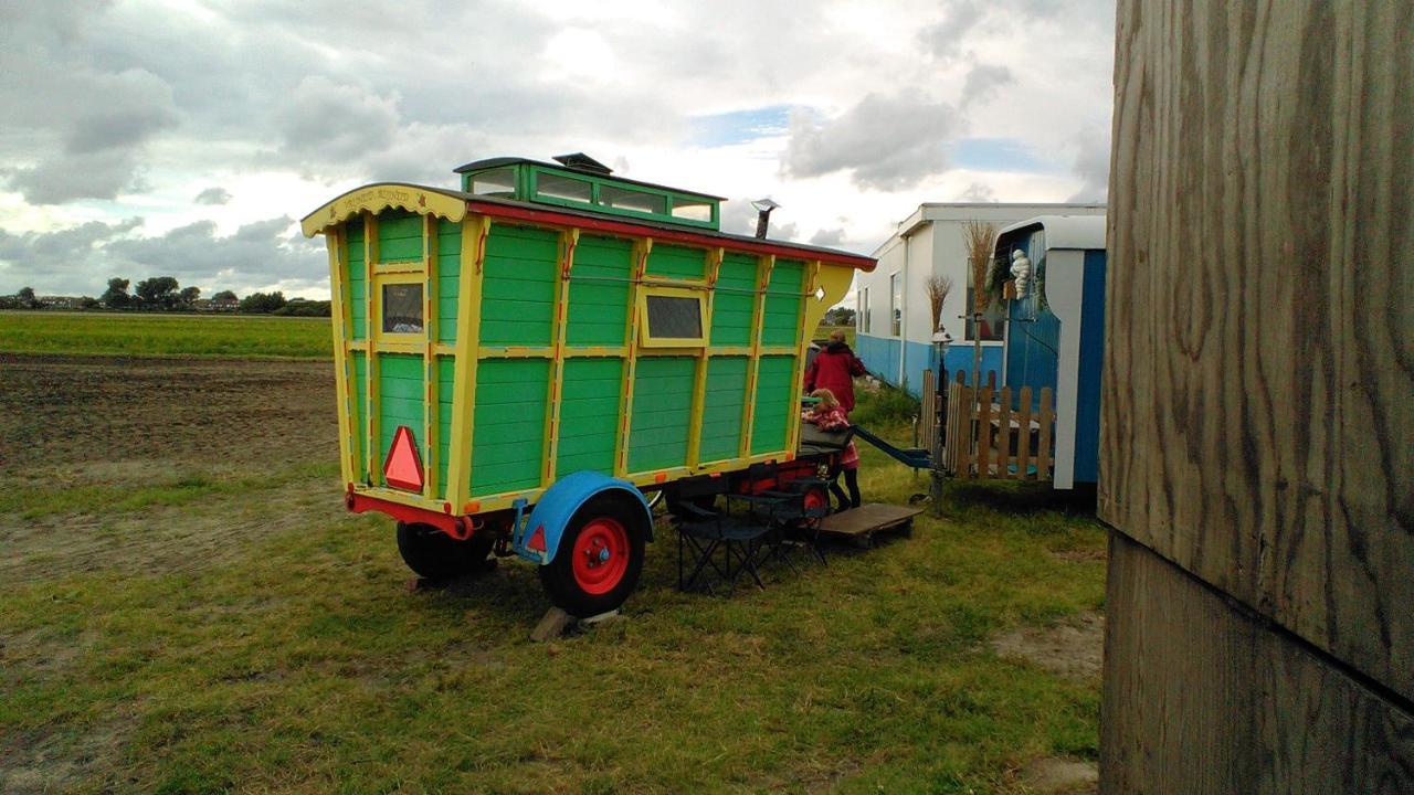 B&B Boerderij Rust, In Pipowagens! Den Helder Luaran gambar