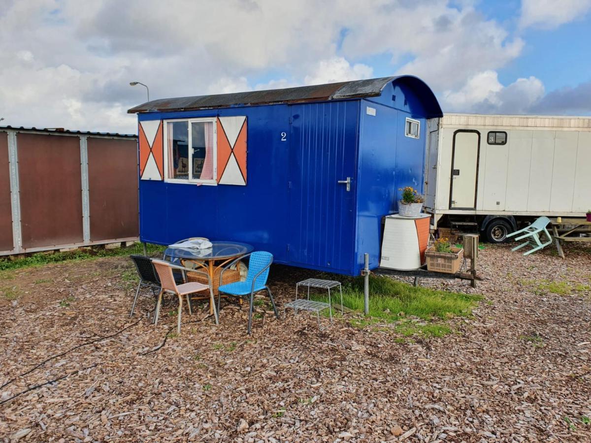 B&B Boerderij Rust, In Pipowagens! Den Helder Luaran gambar