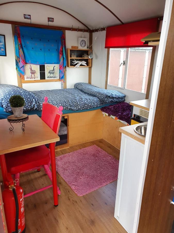 B&B Boerderij Rust, In Pipowagens! Den Helder Luaran gambar