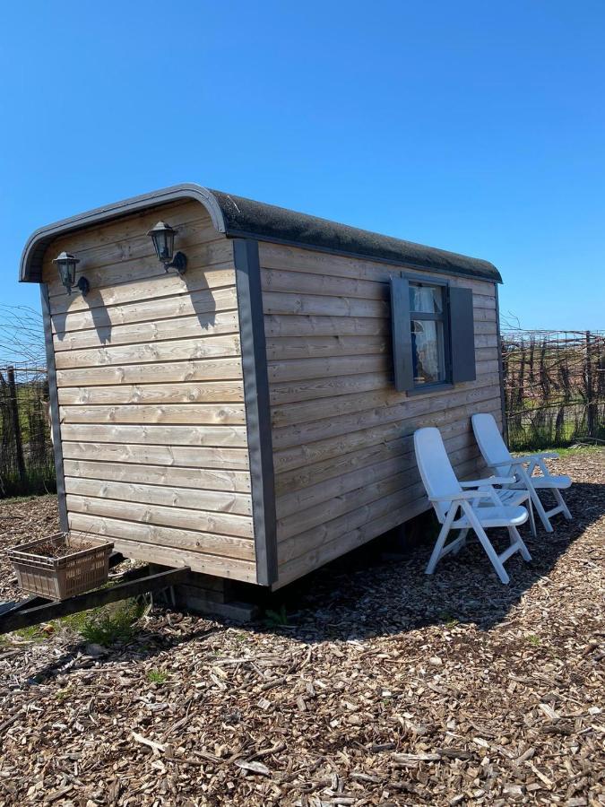 B&B Boerderij Rust, In Pipowagens! Den Helder Luaran gambar