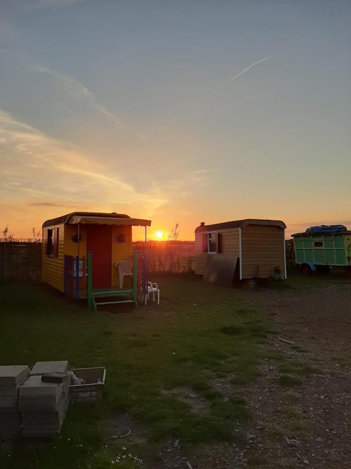 B&B Boerderij Rust, In Pipowagens! Den Helder Bilik gambar